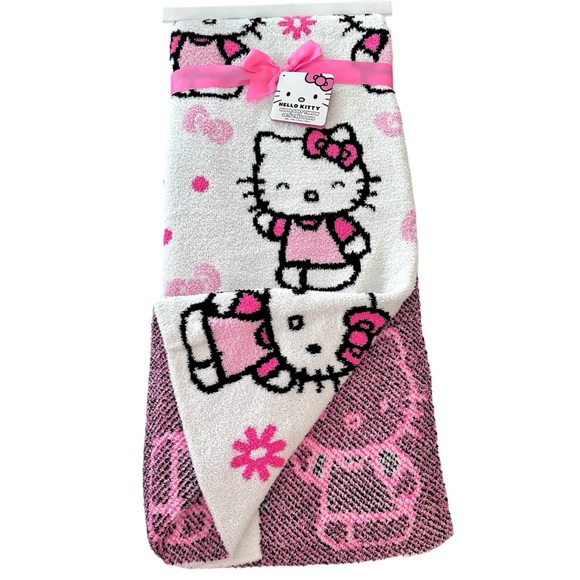 🦋Hello Kitty Plush Throw Blanket - Picture 1 of 2